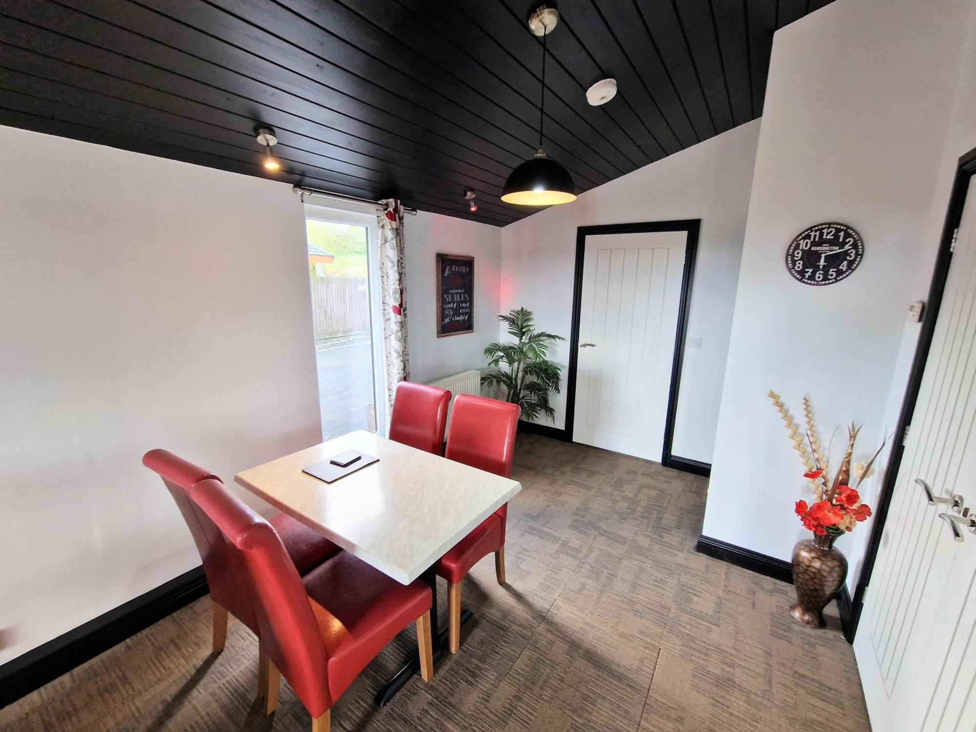 Ochil 9 With Private Hot Tub - Fife - Loch Leven - Lomond Hills - Pet Friendly Βίλα Kelty Εξωτερικό φωτογραφία